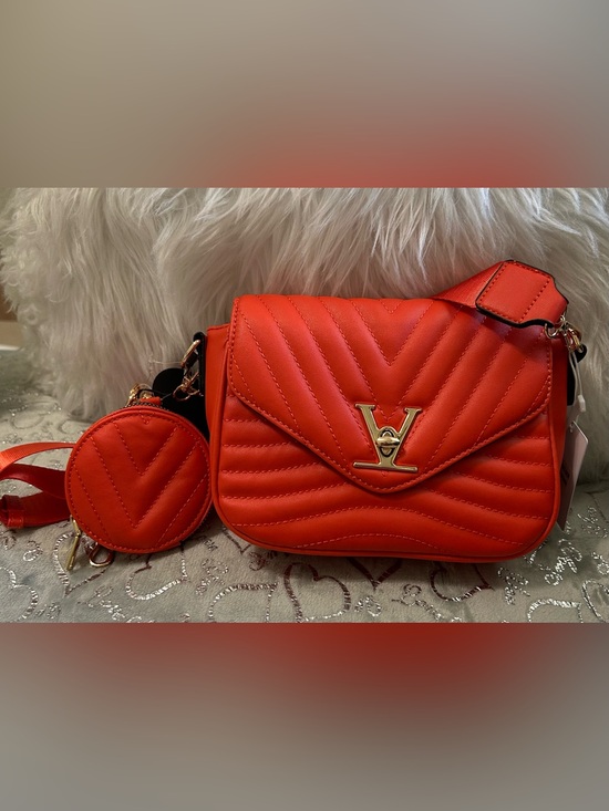 Classic Fashion Collection Handbags - NWT Classic Fashions Quilted Crossbody Bag w/Gold Hardware & Coin Wallet- Red